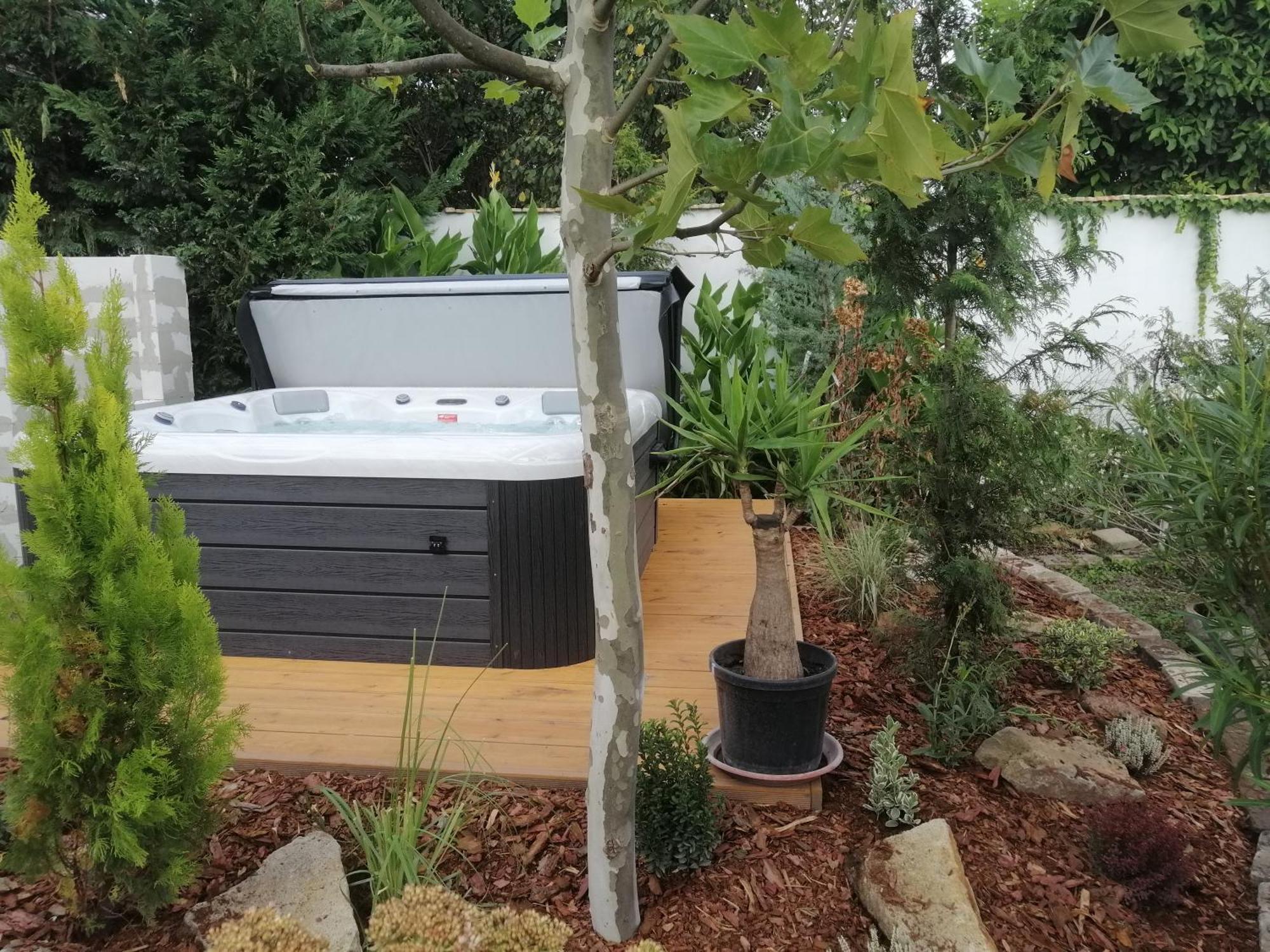 Kuria Apartman With Private Jacuzzi And Pool Budapest Eksteriør billede