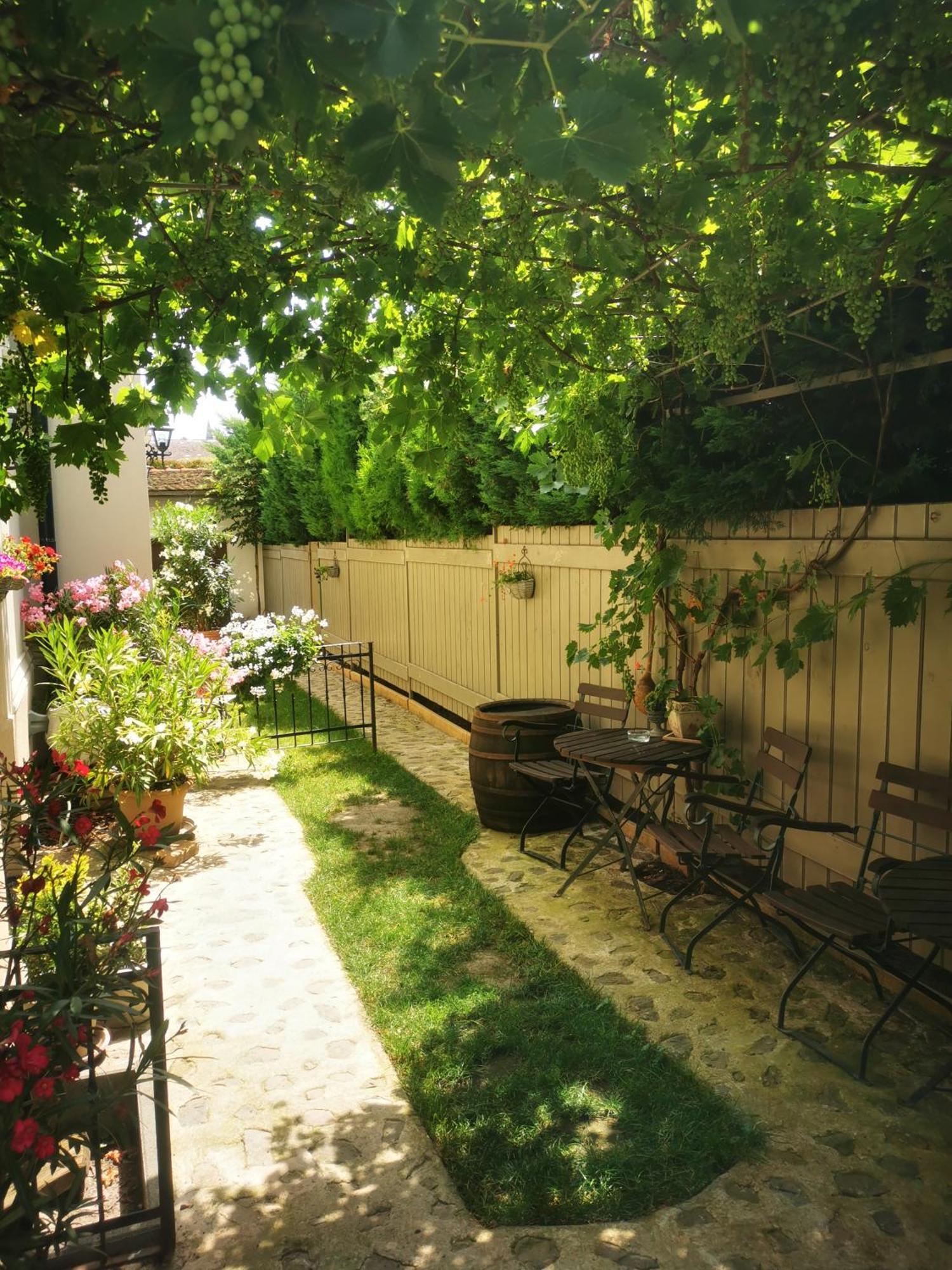 Kuria Apartman With Private Jacuzzi And Pool Budapest Eksteriør billede
