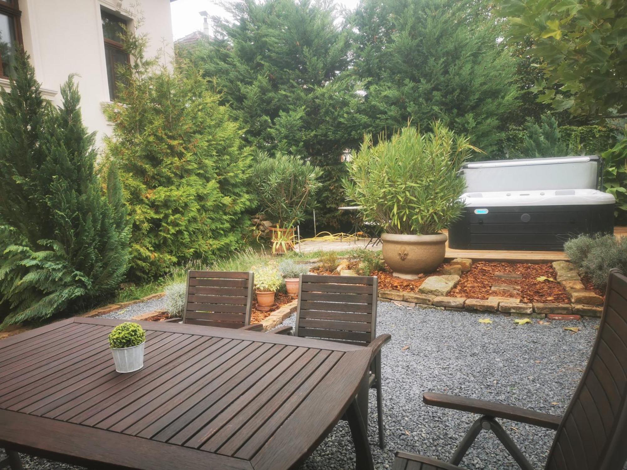 Kuria Apartman With Private Jacuzzi And Pool Budapest Eksteriør billede